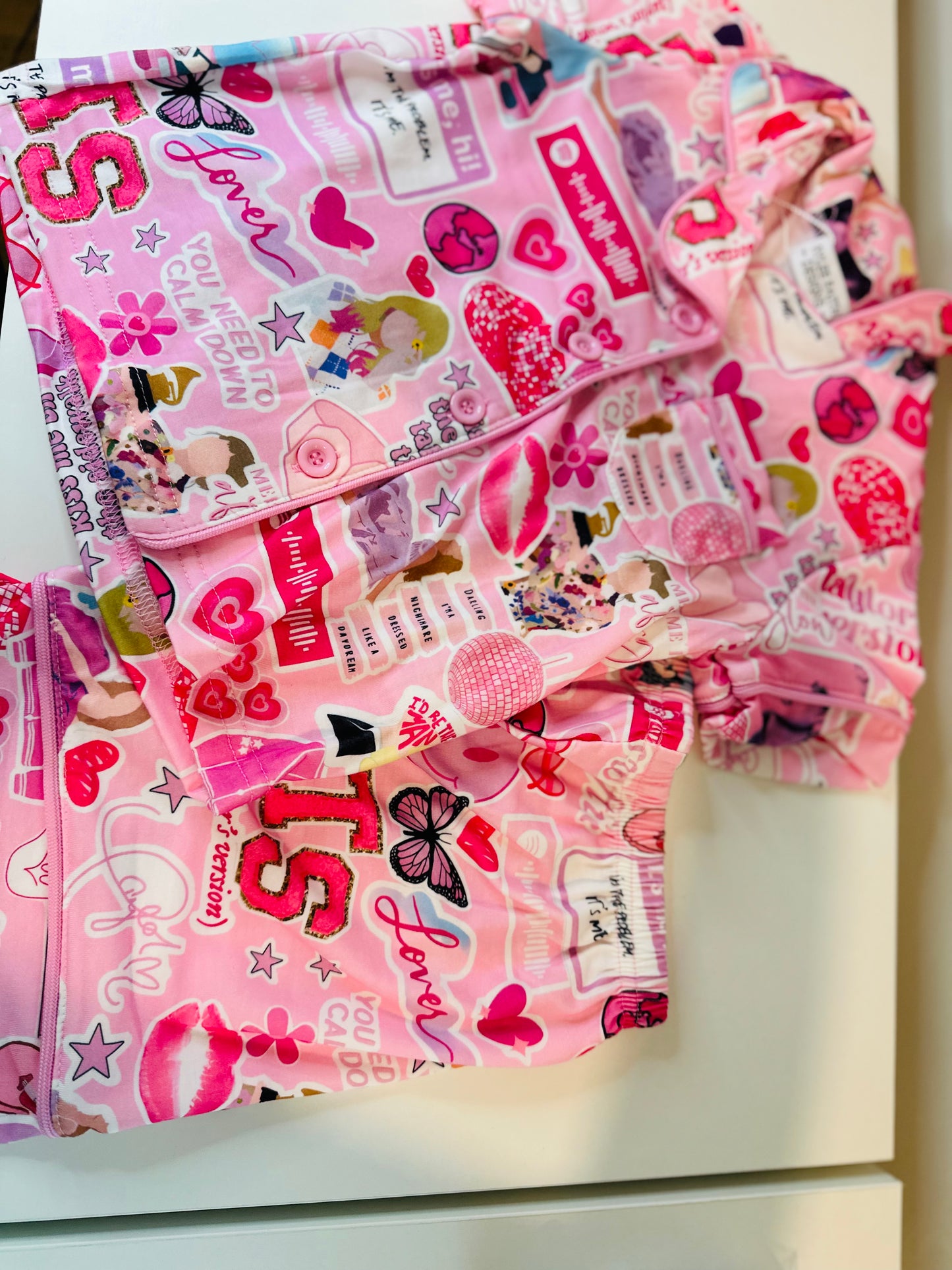 Pink Taylor Swift PJS