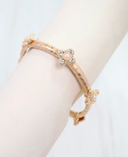 Clover Strech w/Pearl Bracelet